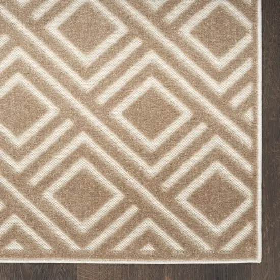 Brown Geometric Area Rug Photo 4