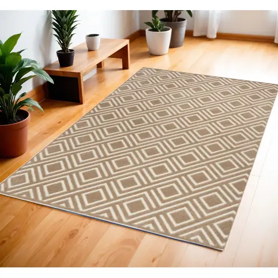 Brown Geometric Area Rug Photo 1