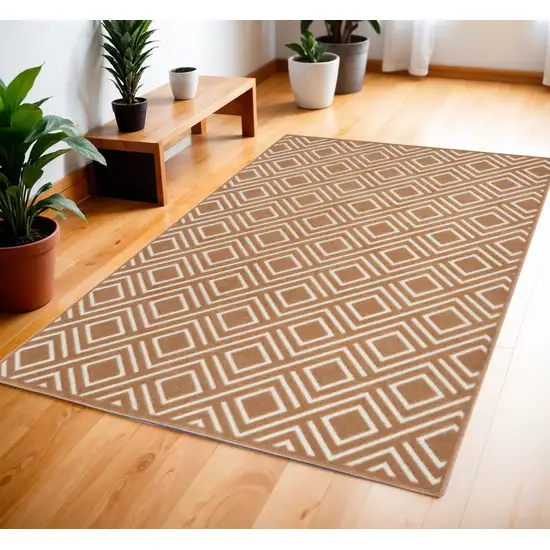 Brown Geometric Area Rug Photo 1