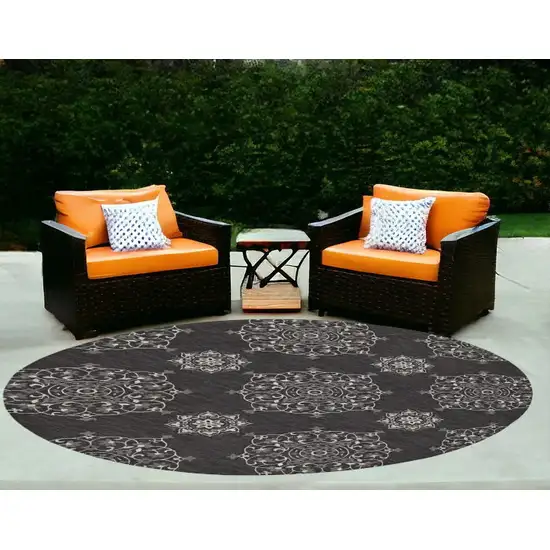 8' Charcoal Grey Hand Woven Uv Treated Geometric Traditional Round Indoor Outdoor Area Rug Photo 1