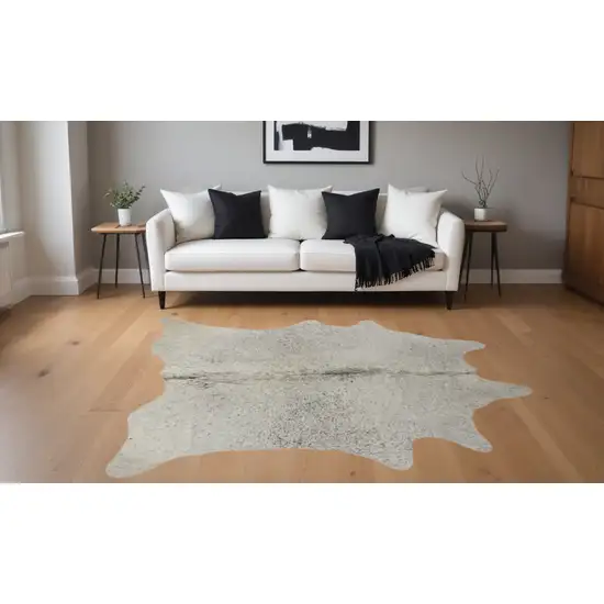 Light Gray Cowhide Hand Knotted Area Rug Photo 1