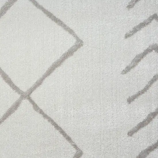 Cream Diamond Area Rug Photo 9