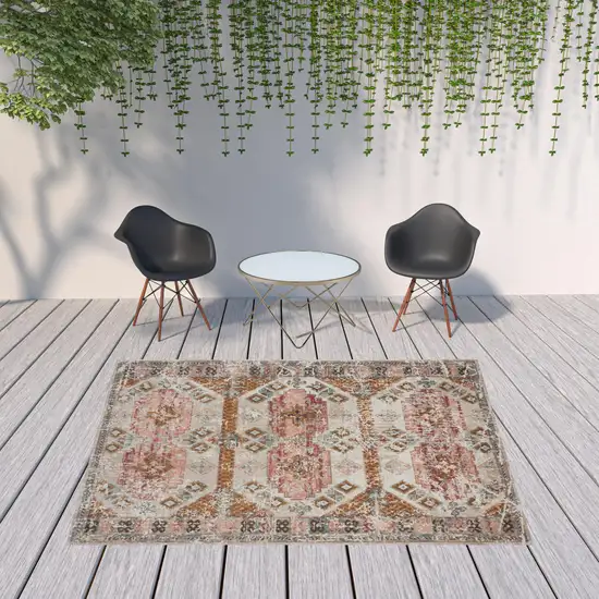 Cream Geometric Stain Resistant Indoor Outdoor Area Rug Photo 2