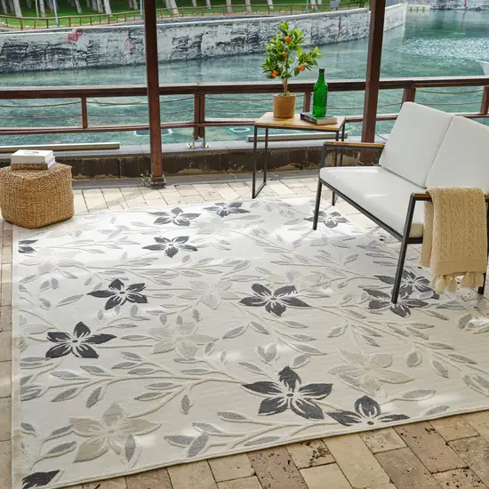 Cream and Gray Floral Distressed Indoor Outdoor Area Rug Photo 9