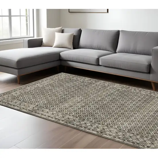 Gray And Beige Diamond Area Rug With Fringe Photo 1