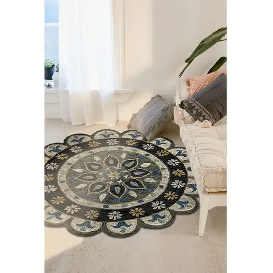 Gray Border Floral Medallion Area Rug Photo 4