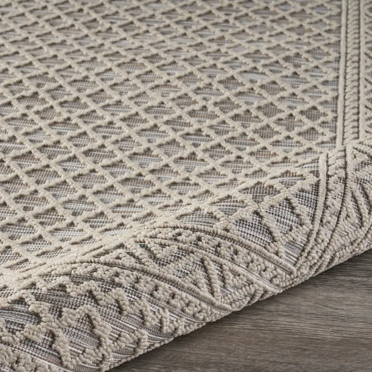 Gray Classic Indoor Outdoor Area Rug Photo 5