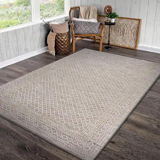 Gray Classic Indoor Outdoor Area Rug Photo 8