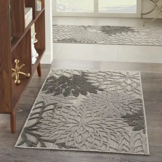 Gray Floral Stain Resistant Non Skid Indoor Outdoor Area Rug Photo 6