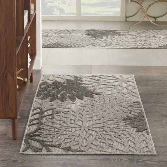 Gray Floral Stain Resistant Non Skid Indoor Outdoor Area Rug Photo 5