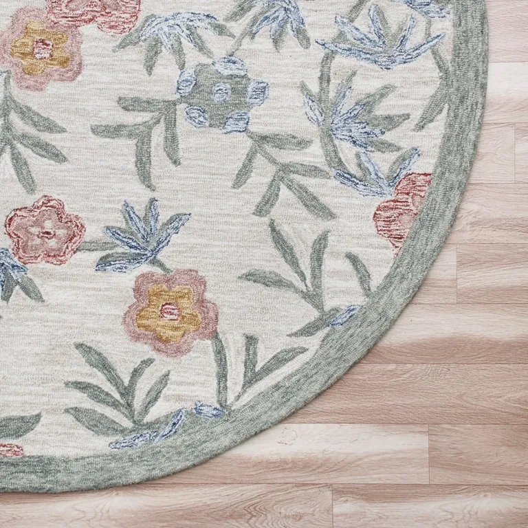 Gray Floral Traditional Area Rug Photo 3