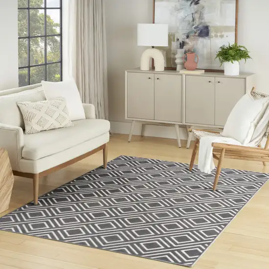 Gray Geometric Area Rug Photo 9