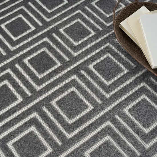 Gray Geometric Area Rug Photo 8