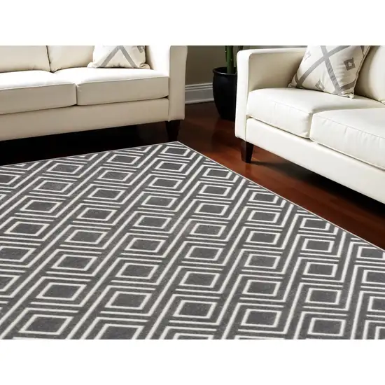 Gray Geometric Area Rug Photo 1