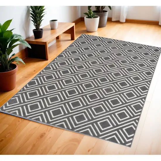 Gray Geometric Area Rug Photo 1