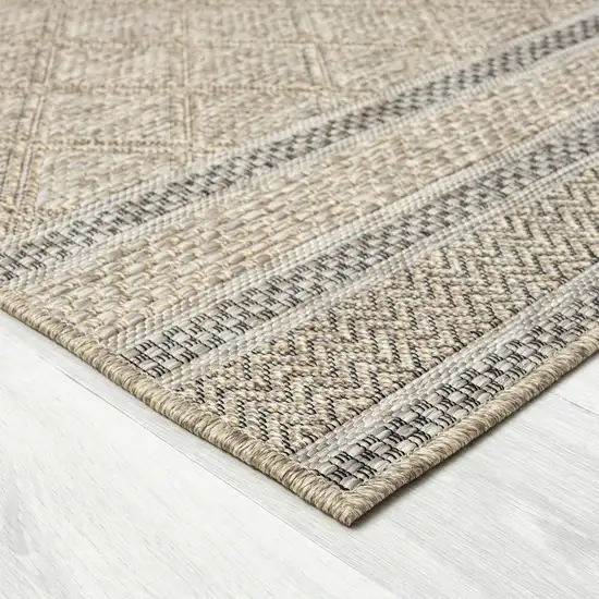 Gray Geometric Handmade Indoor Outdoor Area Rug Photo 6