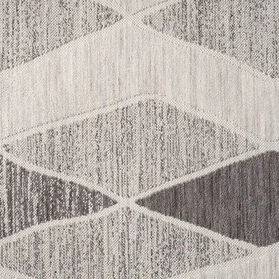 Gray Geometric Indoor Outdoor Area Rug Photo 4