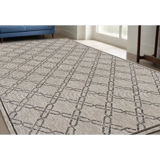 Gray and Ivory Geometric Area Rug Photo 1