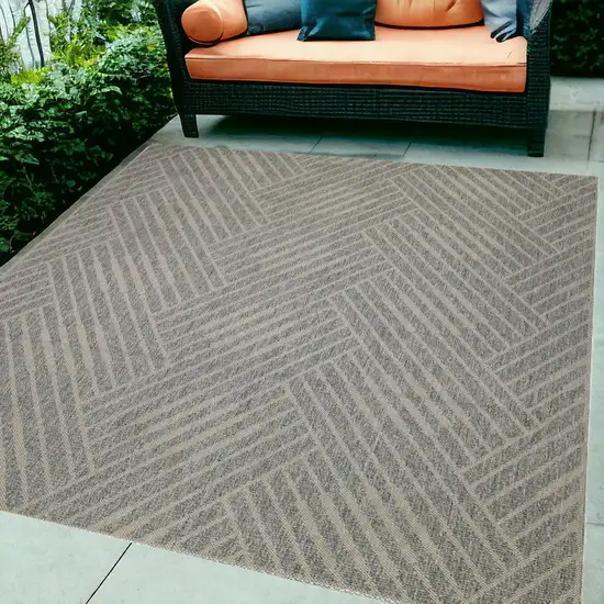 Gray Geometric Stain Resistant Indoor Outdoor Area Rug Photo 1