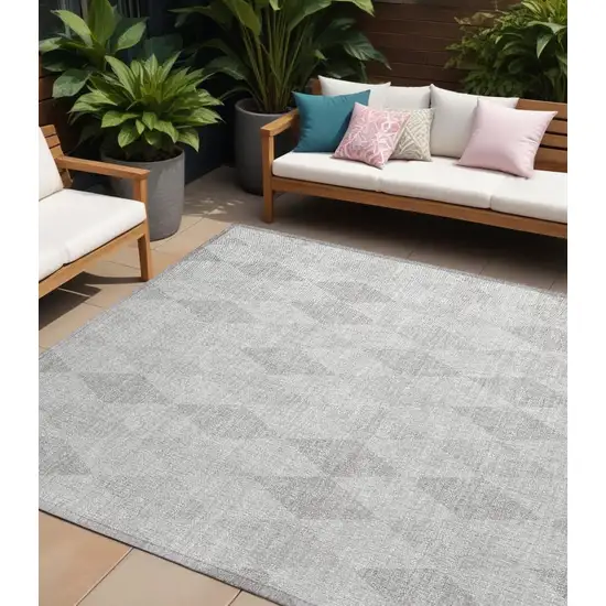 Gray Geometric Washable Non Skid Indoor Outdoor Area Rug Photo 1