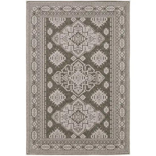 Gray Medallion Area Rug Photo 4