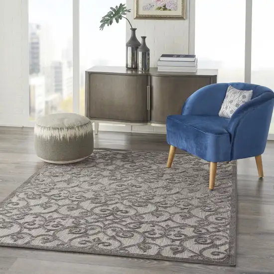 Gray Floral Indoor Outdoor Area Rug Photo 4