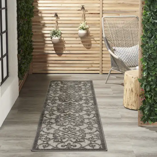 Gray Floral Indoor Outdoor Area Rug Photo 9