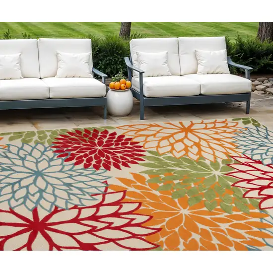 Green Floral Power Loom Area Rug Photo 1