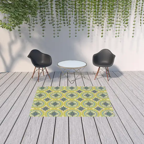 Green Floral Stain Resistant Indoor Outdoor Area Rug Photo 2