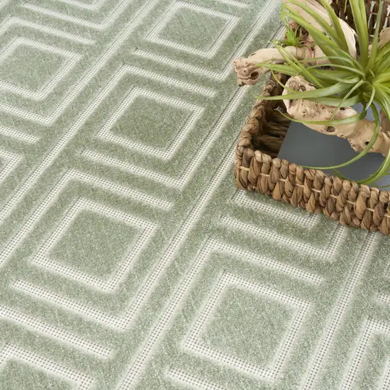 Green Geometric Area Rug Photo 8