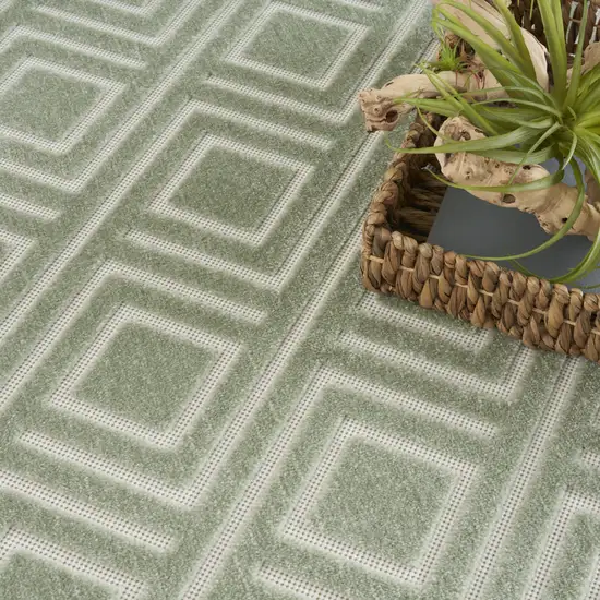 Green Geometric Area Rug Photo 9