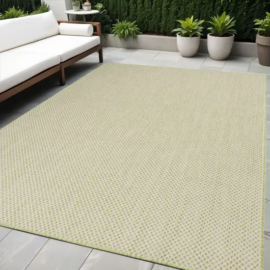 Green Geometric Power Loom Area Rug Photo 1