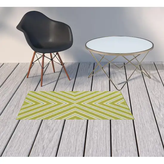 Green Geometric Stain Resistant Indoor Outdoor Area Rug Photo 2