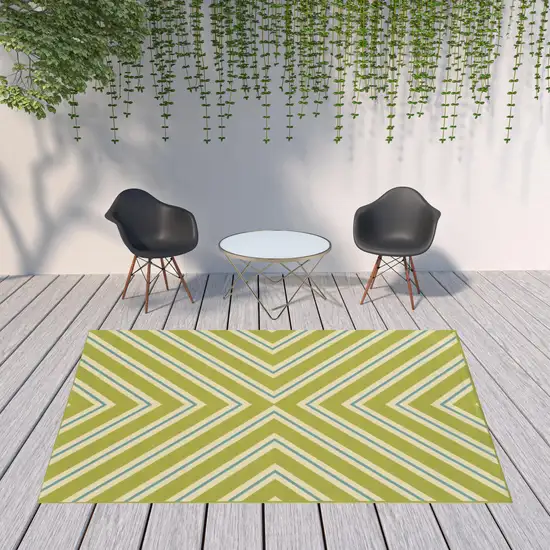 Green Geometric Stain Resistant Indoor Outdoor Area Rug Photo 2