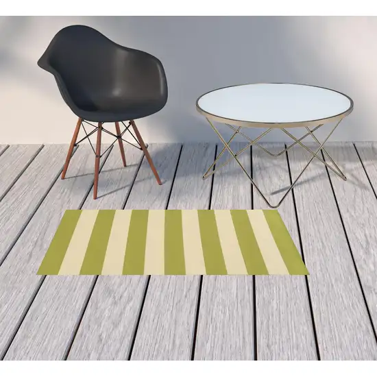 Green Geometric Stain Resistant Indoor Outdoor Area Rug Photo 2