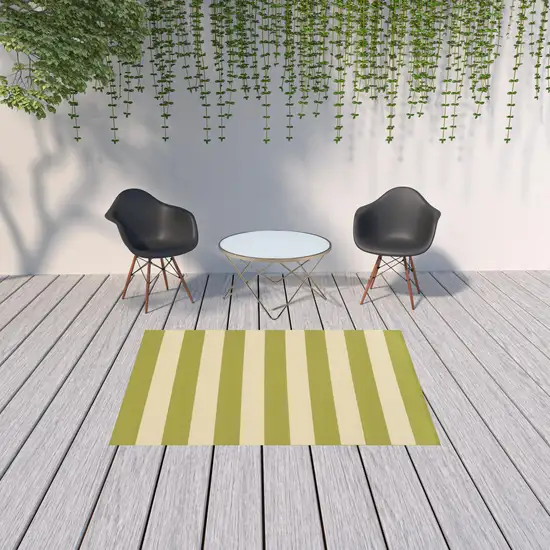 Green Geometric Stain Resistant Indoor Outdoor Area Rug Photo 2