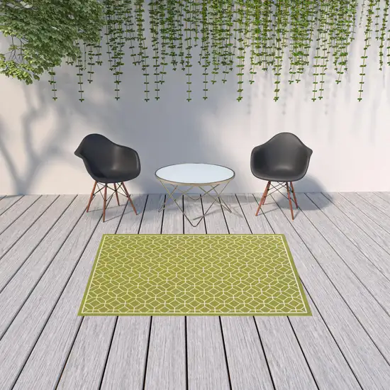 Green Geometric Stain Resistant Indoor Outdoor Area Rug Photo 2