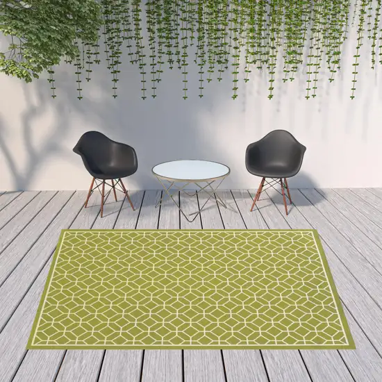 Green Geometric Stain Resistant Indoor Outdoor Area Rug Photo 2