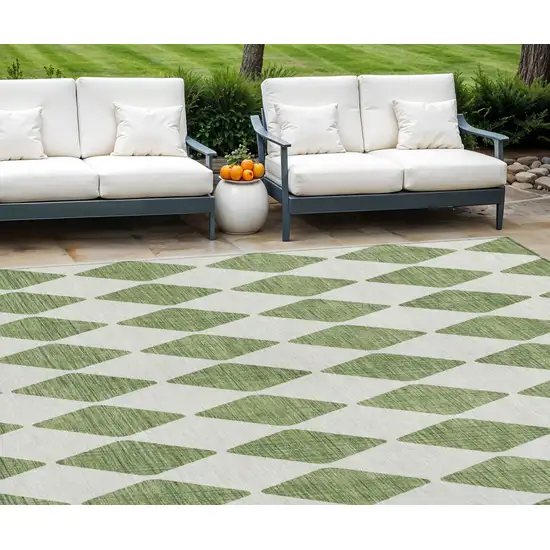 Green Geometric Washable Indoor Outdoor Area Rug Photo 1