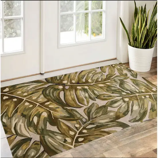 Green Palm Leaves Wool Area Rug Photo 1