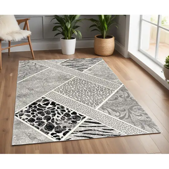 Grey Geometric Power Loom Stain Resistant Area Rug Photo 1