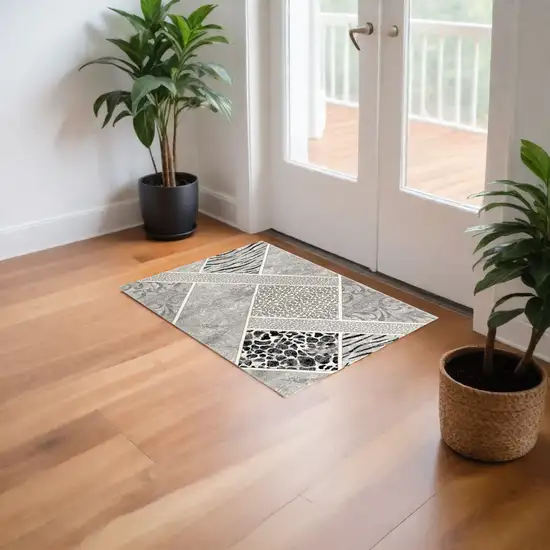 Grey Geometric Power Loom Stain Resistant Area Rug Photo 1