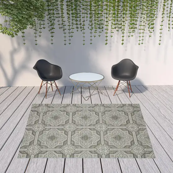 Grey Geometric Stain Resistant Indoor Outdoor Area Rug Photo 2