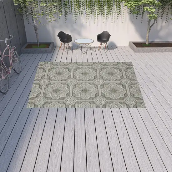 Grey Geometric Stain Resistant Indoor Outdoor Area Rug Photo 2