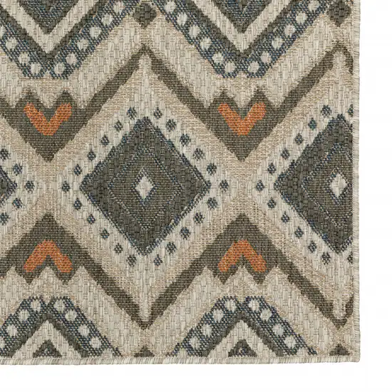 Gray Geometric Stain Resistant Indoor Outdoor Area Rug Photo 5