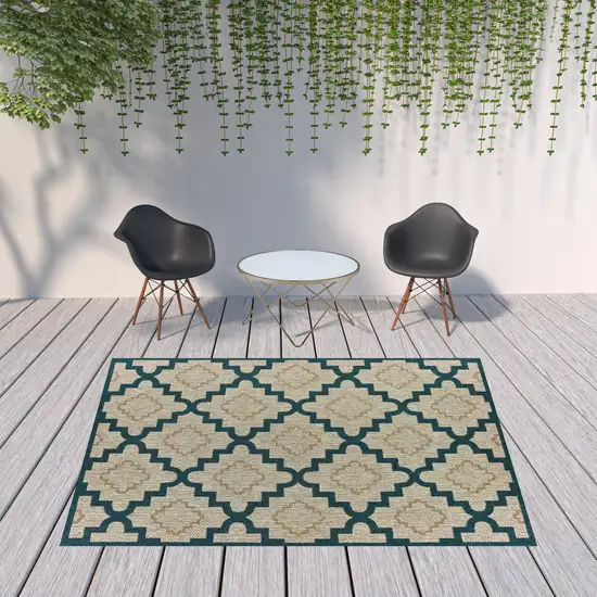 Grey Geometric Stain Resistant Indoor Outdoor Area Rug Photo 2