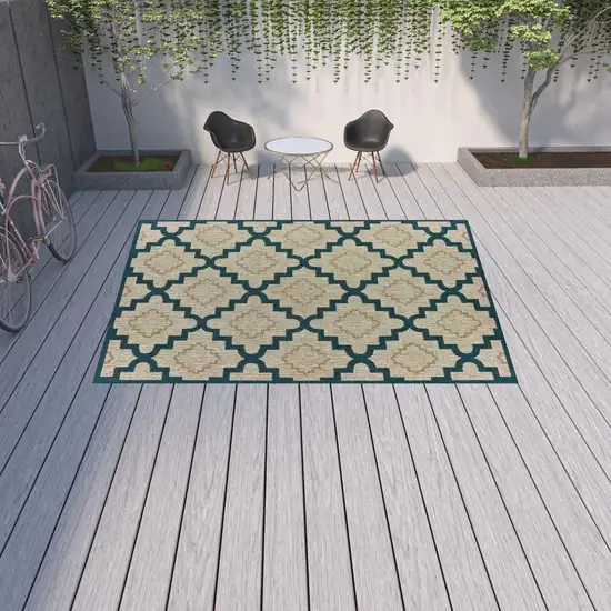 Grey Geometric Stain Resistant Indoor Outdoor Area Rug Photo 2