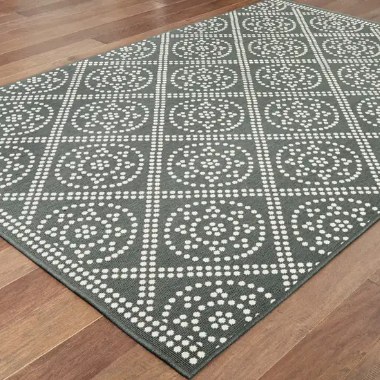 Grey Geometric Stain Resistant Indoor Outdoor Area Rug Photo 4