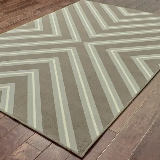 Grey Geometric Stain Resistant Indoor Outdoor Area Rug Photo 4