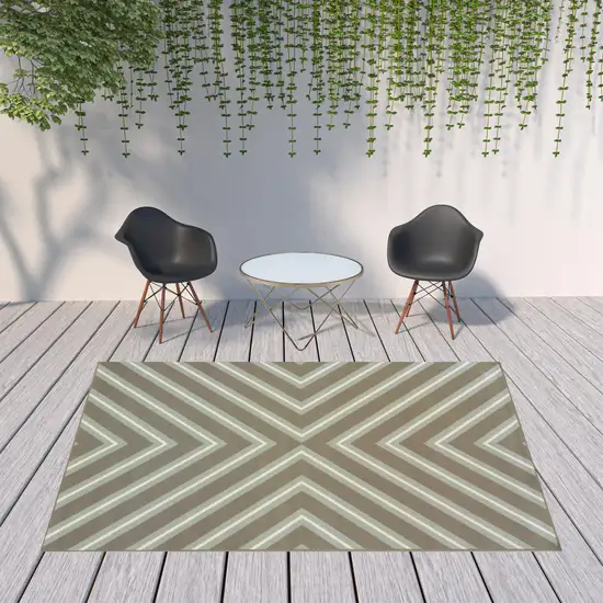 Grey Geometric Stain Resistant Indoor Outdoor Area Rug Photo 2